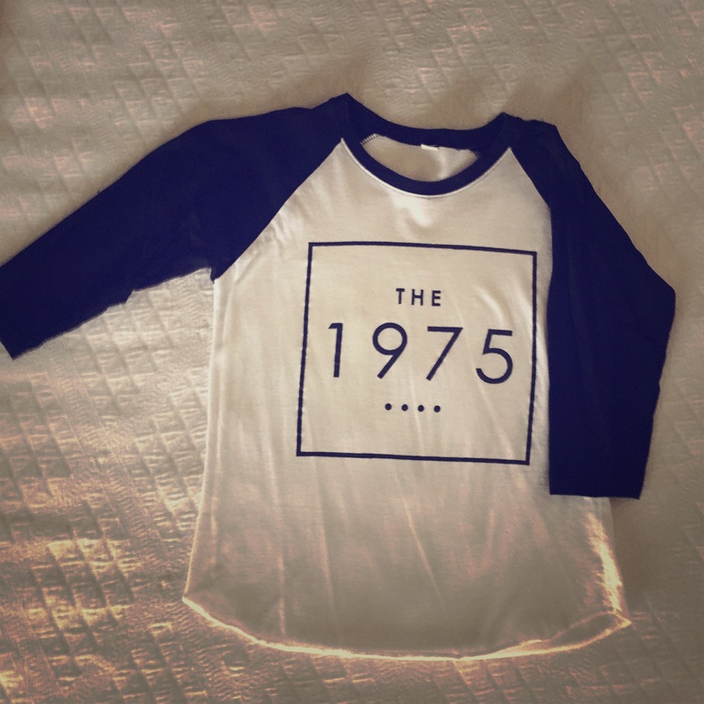 The 1975 Concert T. EUC. Worn twice. Sz Small